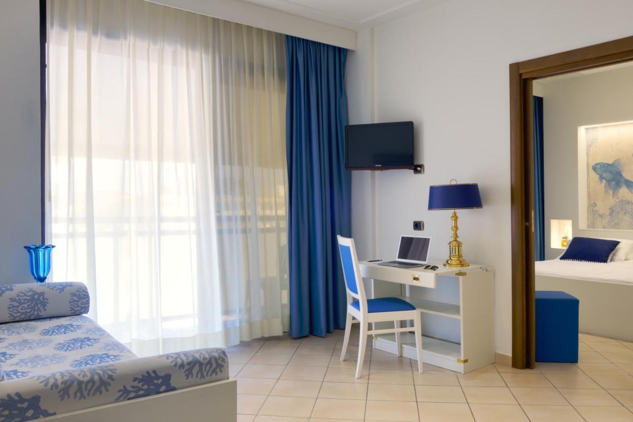 Hotel Caesar Residence & Spa ลิโด ดิ กามาโยเร ภายนอก รูปภาพ